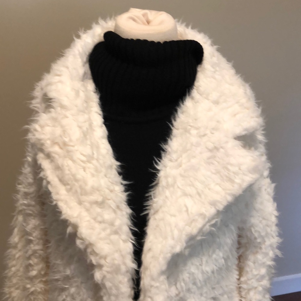 Faux fur fluffy coat - Picture 2 of 3